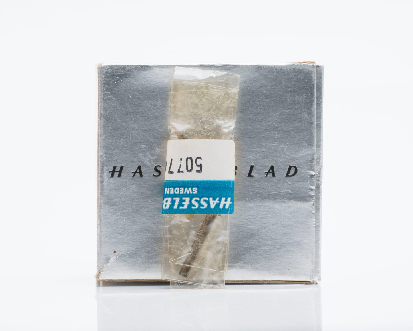 Hasselblad 50776 L Angle Cable Release Connector Adapter